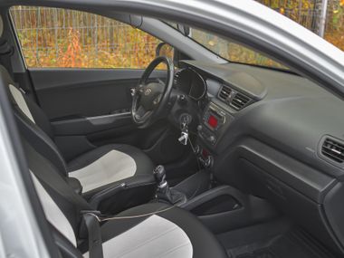 Kia Rio 2012 года, 125 000 км - вид 12
