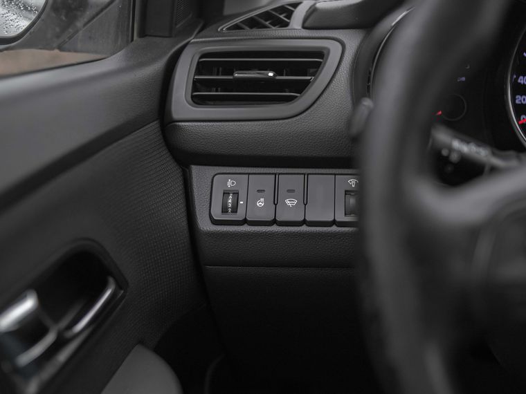 Kia Rio 2012 года, 125 000 км - вид 8