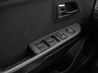 Kia Rio 2012 года, 125 000 км - вид 9