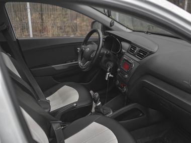 Kia Rio 2012 года, 125 000 км - вид 11