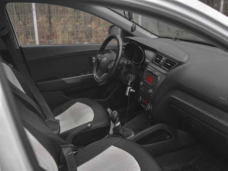 Kia Rio 2012 года, 125 000 км - вид 11