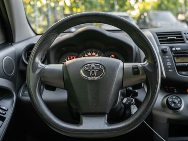 Toyota RAV4 2012 года, 67 773 км - вид 6
