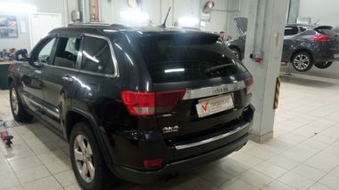 Jeep Grand Cherokee 2012 года, 240 000 км - вид 4