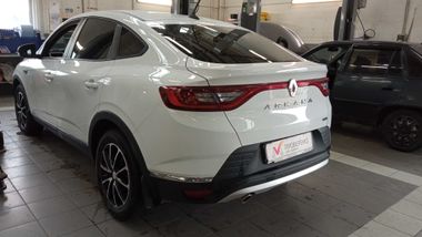 Renault Arkana 2020 года, 73 752 км - вид 4