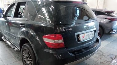 Mercedes-Benz M-класс 2005 года, 134 356 км - вид 4
