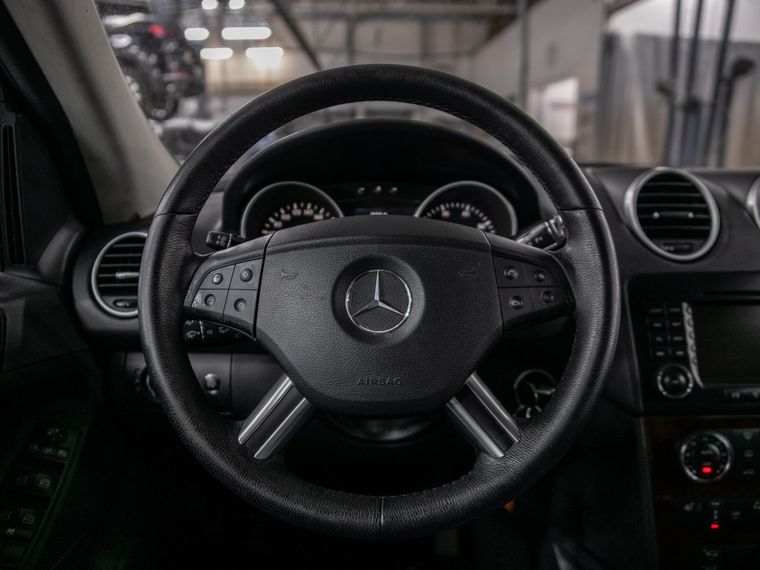 Mercedes-Benz M-класс 2005 года, 134 356 км - вид 7