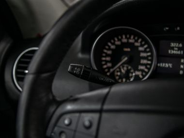 Mercedes-Benz M-класс 2005 года, 134 356 км - вид 6