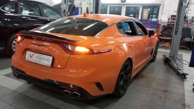 Kia Stinger 2019 года, 63 880 км - вид 3