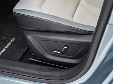 Geely Emgrand 2023 года, 27 214 км - вид 13