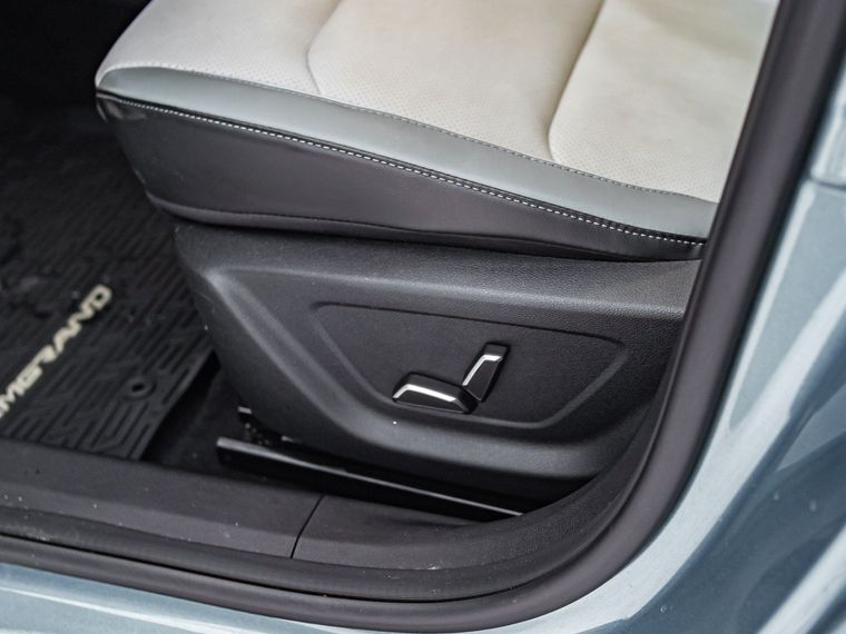 Geely Emgrand 2023 года, 27 214 км - вид 13