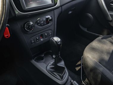 Renault Sandero Stepway 2016 года, 90 265 км - вид 9