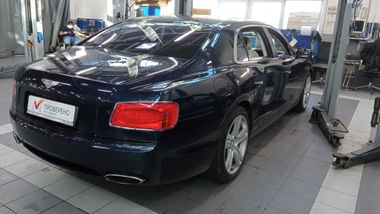 Bentley Flying Spur 2013 года, 193 947 км - вид 4