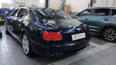 Bentley Flying Spur 2013 года, 193 947 км - вид 5