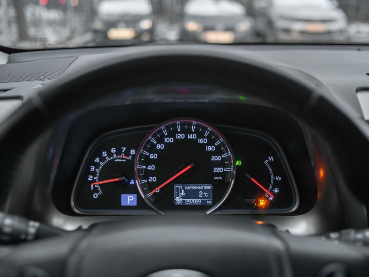 Toyota RAV4 2015 года, 296 979 км - вид 5