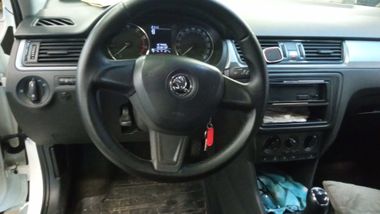 Skoda Rapid 2015 года, 260 232 км - вид 5