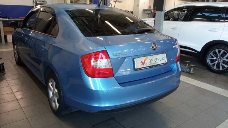 Skoda Rapid 2015 года, 79 777 км - вид 4