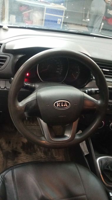Kia Rio 2012 года, 236 874 км - вид 5