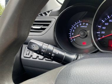 KIA Rio 2012 года, 236 874 км - вид 9