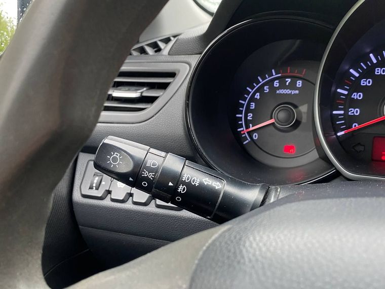 KIA Rio 2012 года, 236 874 км - вид 9