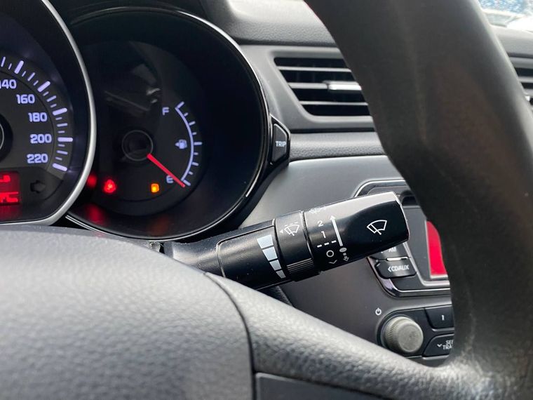 KIA Rio 2012 года, 236 874 км - вид 11
