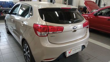KIA Rio 2015 года, 115 981 км - вид 4