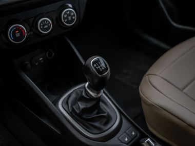 Kia Rio 2015 года, 115 981 км - вид 8