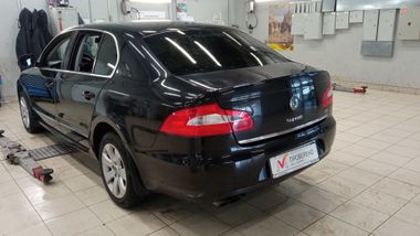 Skoda Superb 2012 года, 220 000 км - вид 3