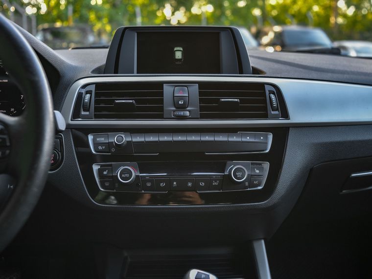 BMW 1 серия 2018 года, 151 310 км - вид 8