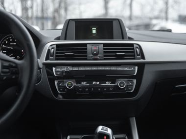 BMW 1 серия 2018 года, 151 310 км - вид 8