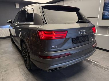 Q7