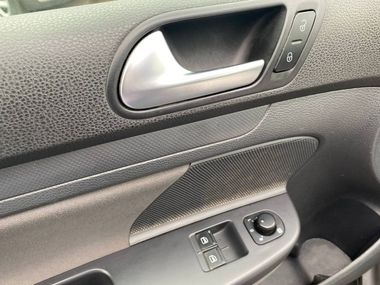 Volkswagen Golf 2008 года, 147 535 км - вид 11