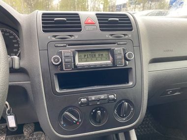 Volkswagen Golf 2008 года, 147 535 км - вид 9