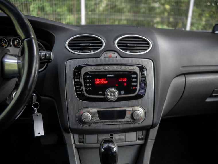 Ford Focus 2011 года, 264 532 км - вид 9