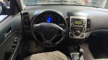 Hyundai i30 2009 года, 249 621 км - вид 5