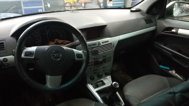 Opel Astra 2013 года, 263 000 км - вид 5