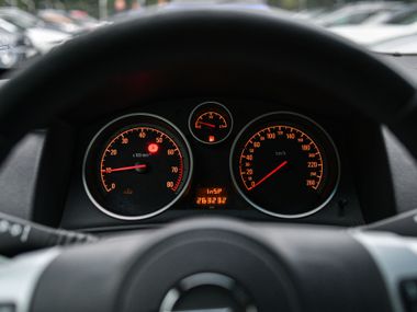 Opel Astra 2013 года, 263 000 км - вид 5
