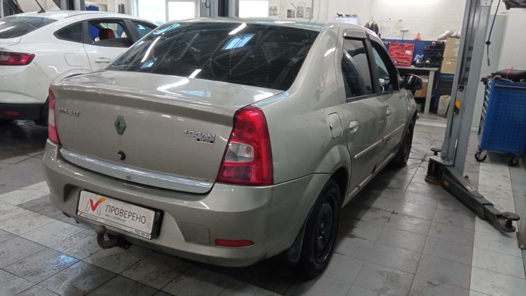 Renault Logan 2010 года, 252 545 км - вид 3