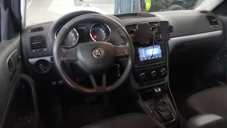 Skoda Yeti 2015 года, 242 340 км - вид 5