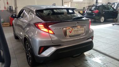 Toyota C-HR 2020 года, 54 435 км - вид 4