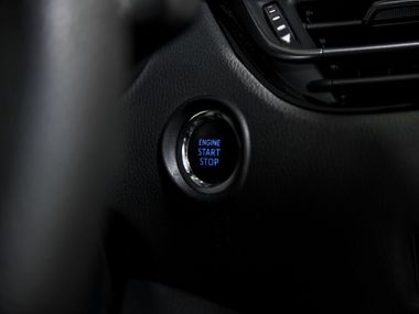 Toyota C-HR 2020 года, 54 435 км - вид 11
