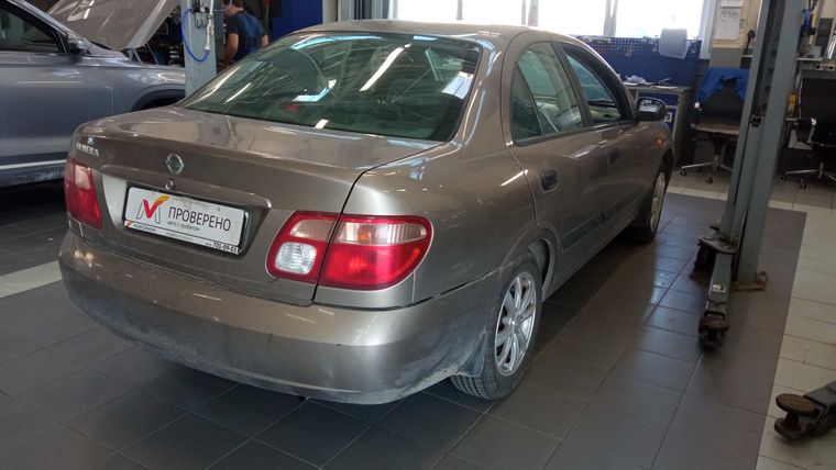 Nissan Almera 2005 года, 325 000 км - вид 3
