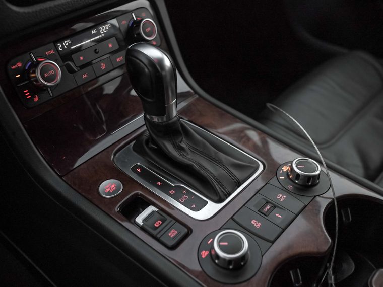 Volkswagen Touareg 2014 года, 159 291 км - вид 8