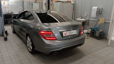 Mercedes-Benz C-класс 2012 года, 68 914 км - вид 4
