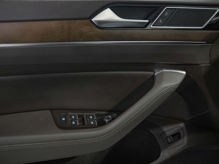 Volkswagen Passat 2016 года, 153 225 км - вид 13