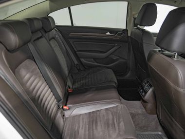 Volkswagen Passat 2016 года, 153 225 км - вид 16