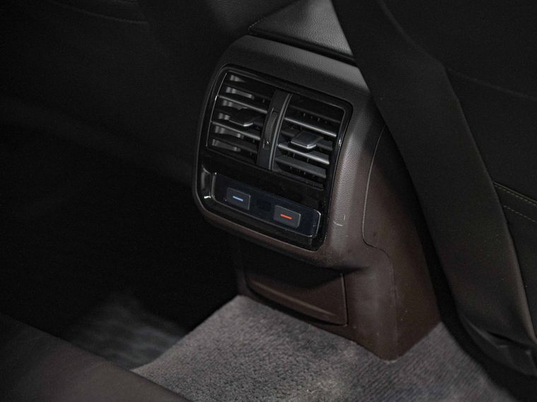 Volkswagen Passat 2016 года, 153 225 км - вид 17