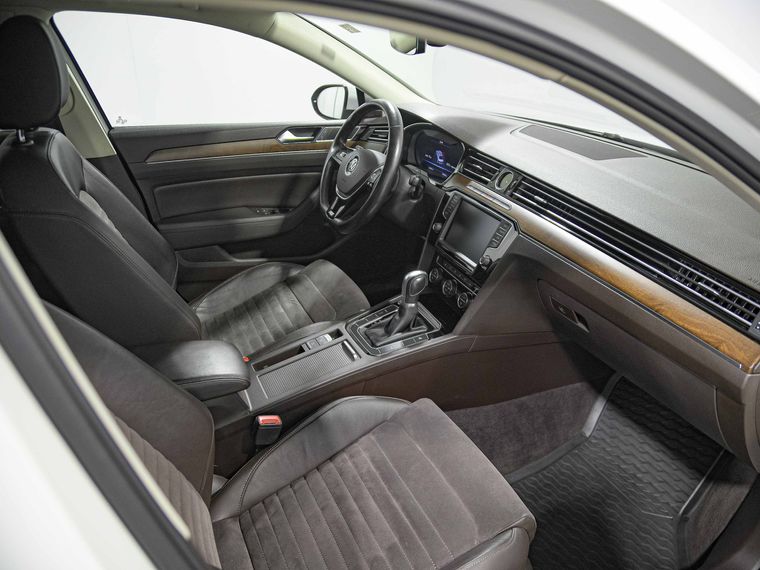 Volkswagen Passat 2016 года, 153 225 км - вид 18