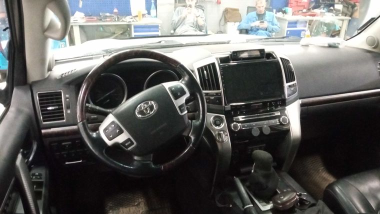 Toyota Land Cruiser 2012 года, 260 618 км - вид 5