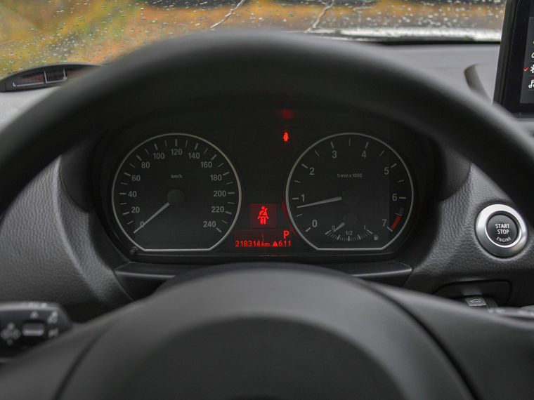 BMW 1 серия 2011 года, 218 079 км - вид 5