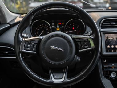 Jaguar F-Pace 2019 года, 123 000 км - вид 7